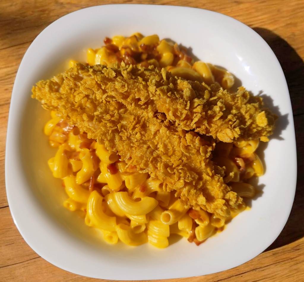 Mac and Cheese+Cornflakes Csirkemell